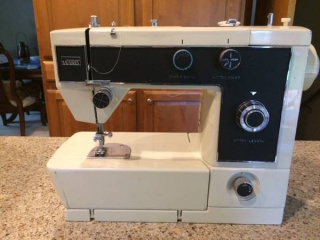 montgomery_ward_1949_sewing_machine