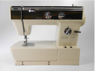 montgomery_ward_1980_sewing_machine_photo